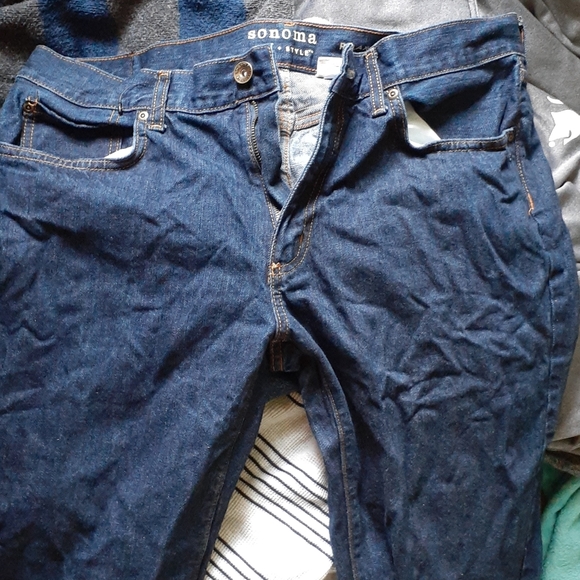 Jeans - Picture 2 of 4